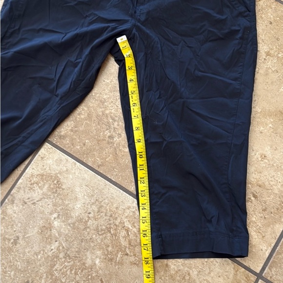 NWOT Columbia BLACK Capris StretchyDesign
PERFECT CONDITION-Never worn (too big) - Picture 8 of 10
